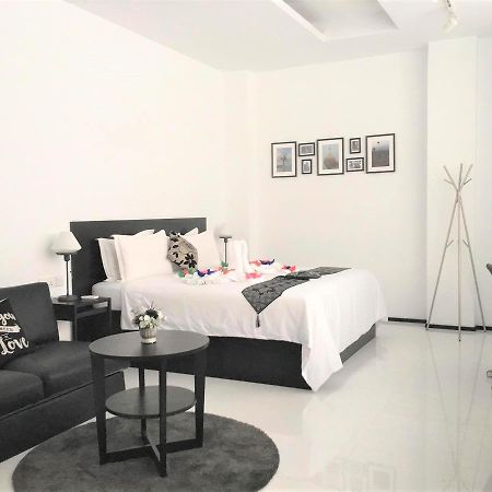 Yama Hotel & Rooftop Bar Yangon Exterior foto