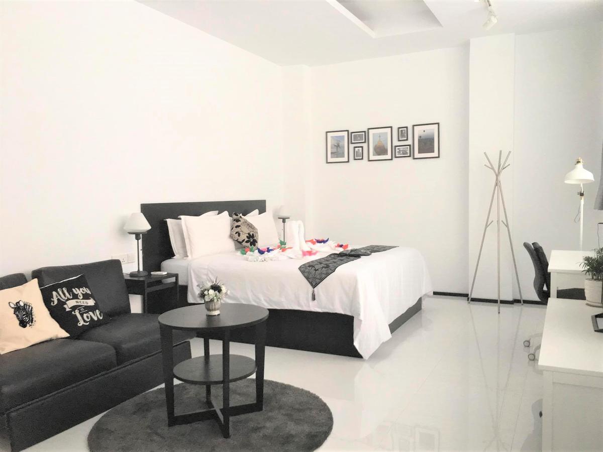 Yama Hotel & Rooftop Bar Yangon Exterior foto